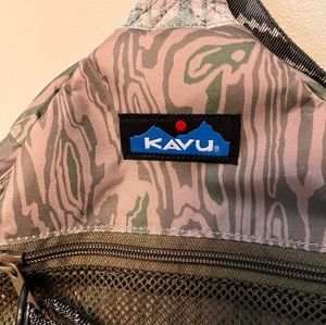 Nwt Kavu Yoho Sling Woodgrain Terrain This Kavu Yoho Sling in Forest Green